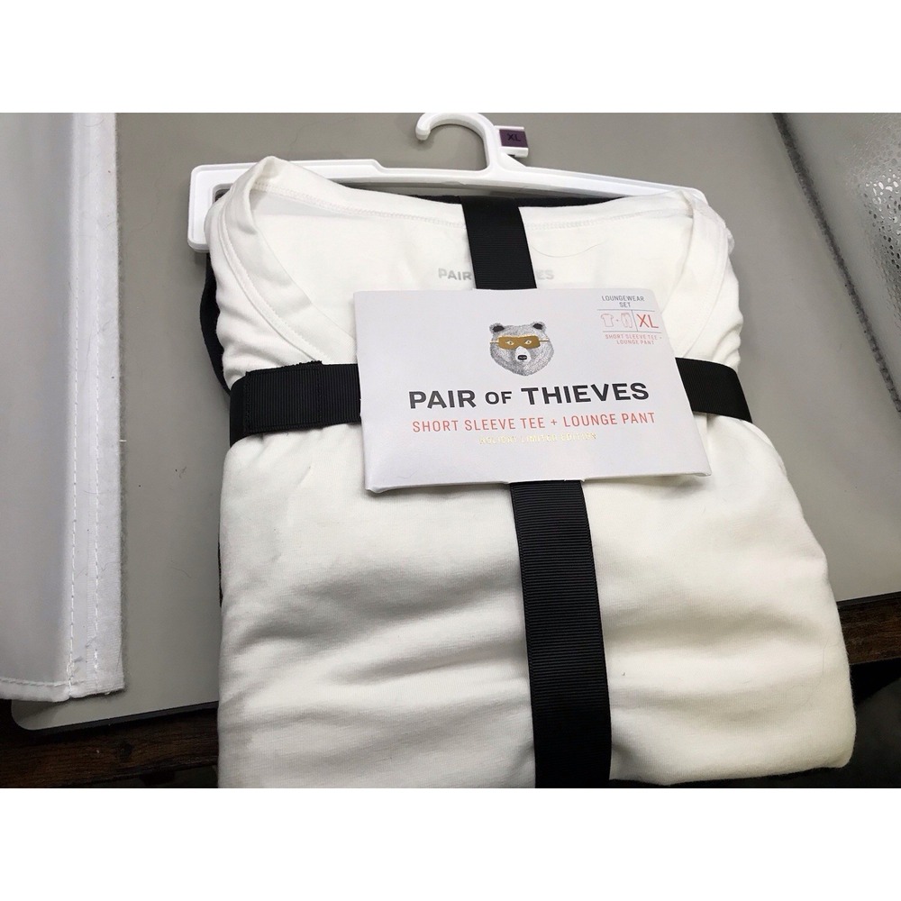 Pair Of Thieves Short Sleeve Tee & Lounge Pant XL White & Black